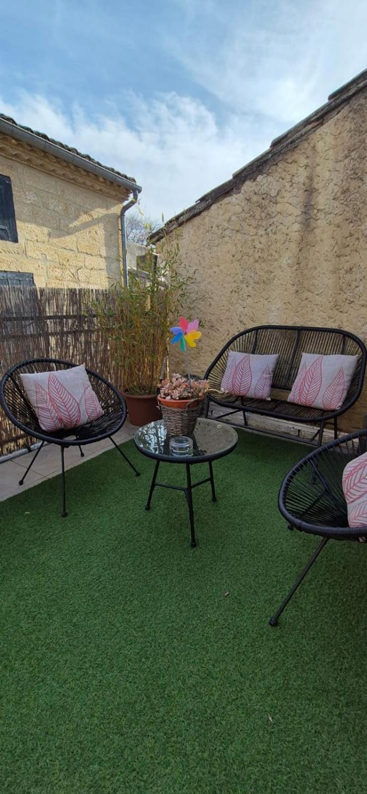 Proche D'Uzes La Terrasse Du Soleil Levant Collias 外观 照片