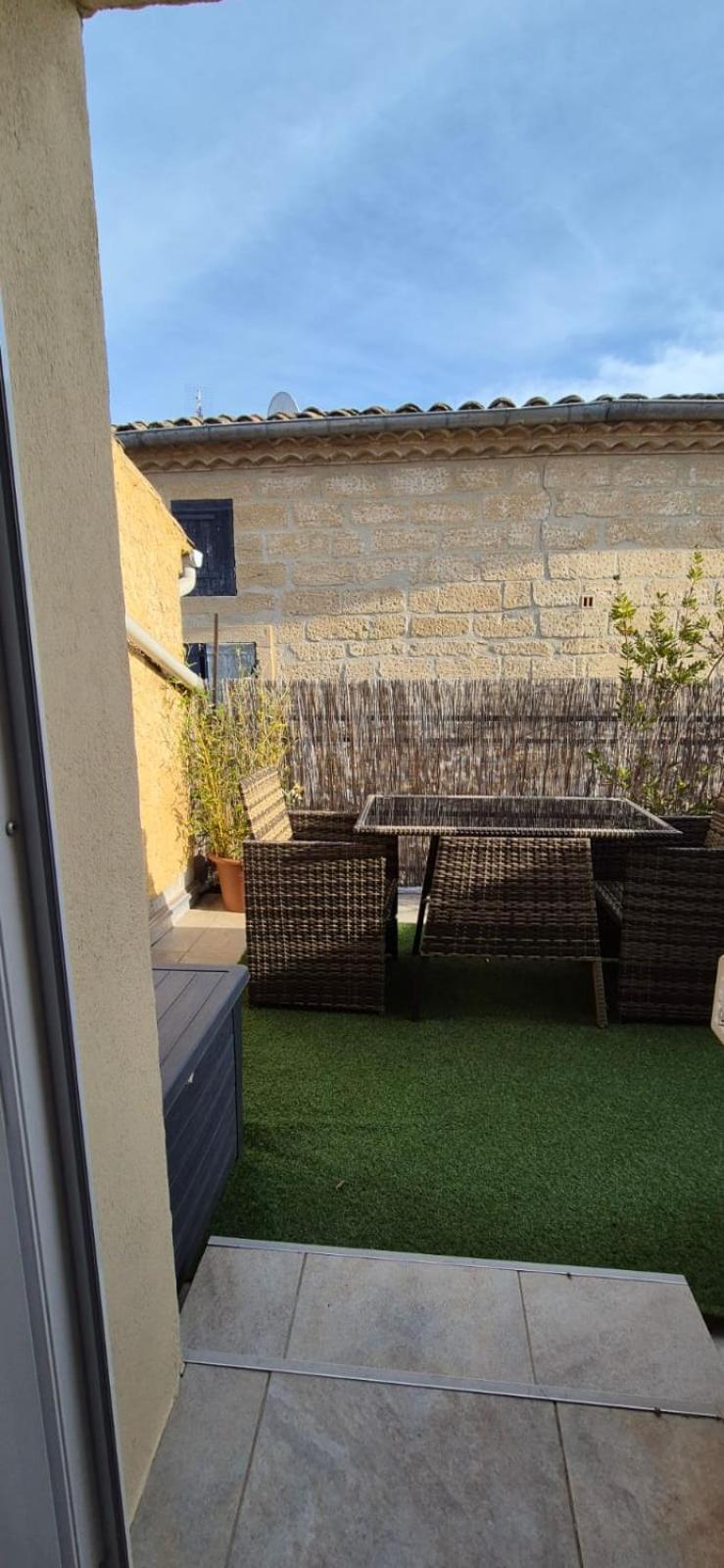 Proche D'Uzes La Terrasse Du Soleil Levant Collias 外观 照片
